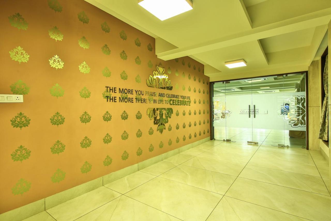 Fabhotel Flora Vastral Ahmedabad Exteriör bild
