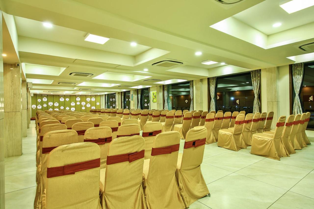 Fabhotel Flora Vastral Ahmedabad Exteriör bild