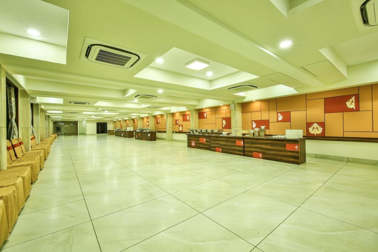 Fabhotel Flora Vastral Ahmedabad Exteriör bild