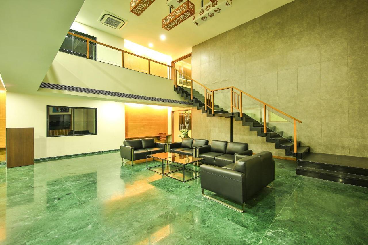 Fabhotel Flora Vastral Ahmedabad Exteriör bild