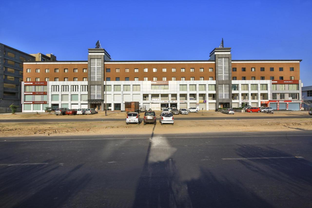 Fabhotel Flora Vastral Ahmedabad Exteriör bild