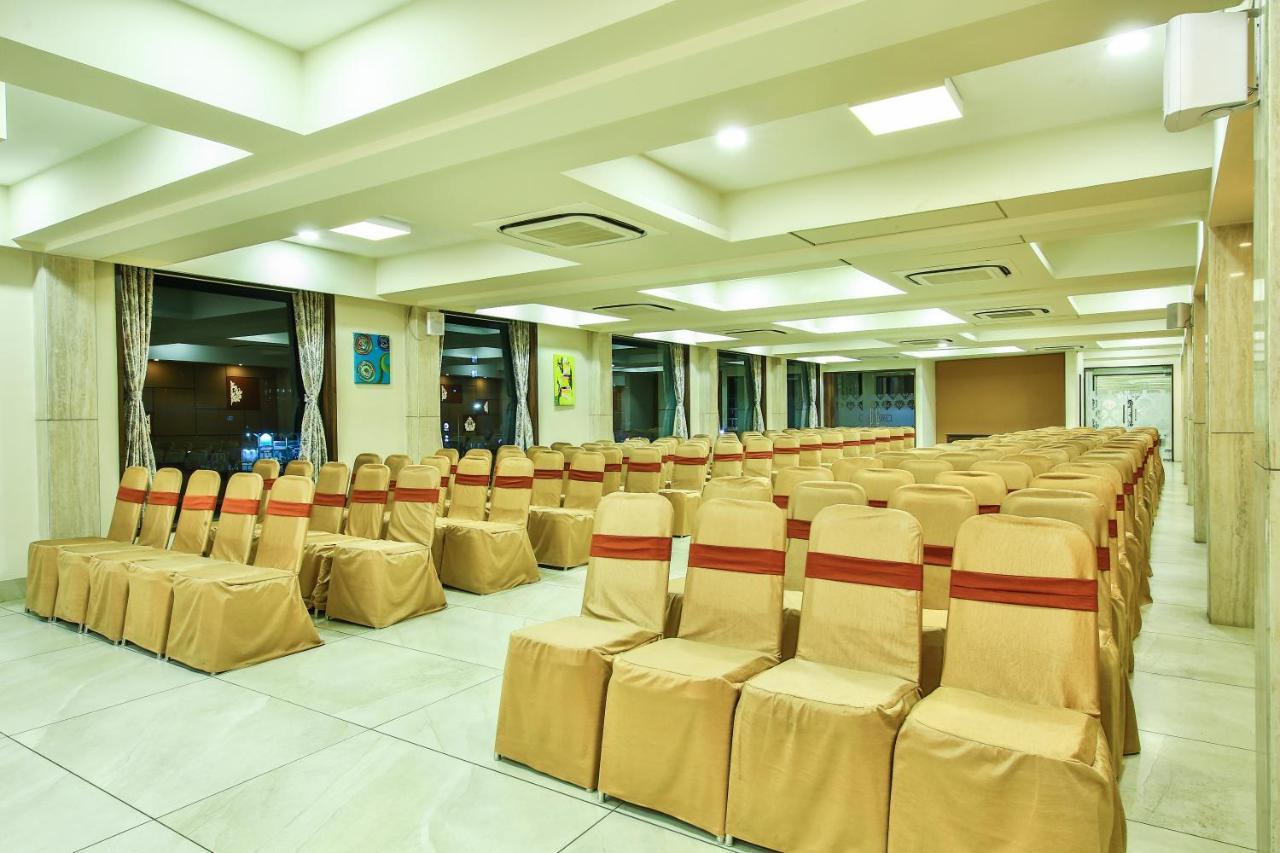 Fabhotel Flora Vastral Ahmedabad Exteriör bild
