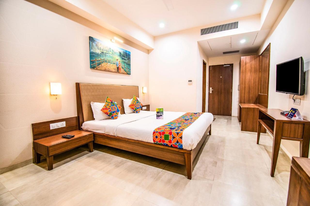 Fabhotel Flora Vastral Ahmedabad Exteriör bild